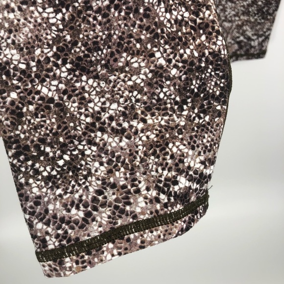 FABLETICS Powerhold Define Mid-Rise Snakeskin Print Brown & Black Leggings - Picture 5 of 11